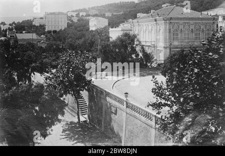 Casino de San Remo RE - ouvert . Le Casino , vu des Jardins publics de San Remo , qui a été rouvert pour le jeu . 26 janvier 1928 Banque D'Images