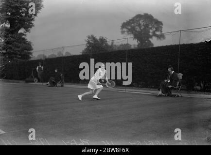 Essais de la coupe Wightman à Wimbledon . Mlle Heeley en jeu . 1er juin 1932 Banque D'Images