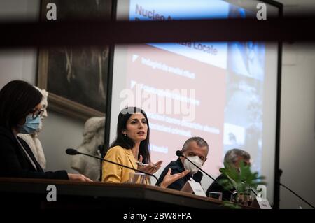 Rome, Italie. 29 mai 2020. Valeria Allegro, déléguée du maire pour le secteur des déchets et Roberto Di Palma, Directeur de Roma capitale lors de la conférence de presse du maire de Rome Virginia Raggi présente #Scaricalincile - Roma capitale contre les «personnes ireuses» et les crimes environnementaux à Rome, Italie, le 29 mai 2020. (Photo par Andrea Ronchini/Pacific Press/Sipa USA) crédit: SIPA USA/Alay Live News Banque D'Images