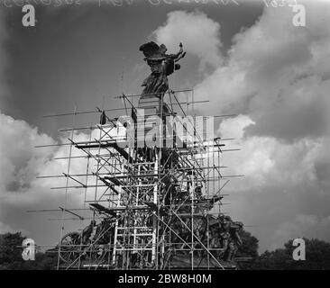 Monument commémoratif de guerre du Canada érigé à Hyde Park . Le mémorial avec son échafaudage environnant comme il est vu aujourd'hui . 27 septembre 1932 Banque D'Images