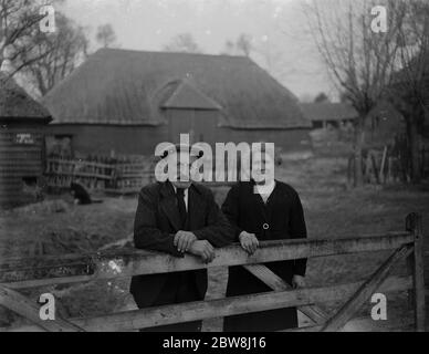 M. et Mme Couchman Diamond mariage . Ferme Franks . Horton Kirby . 1934 Banque D'Images