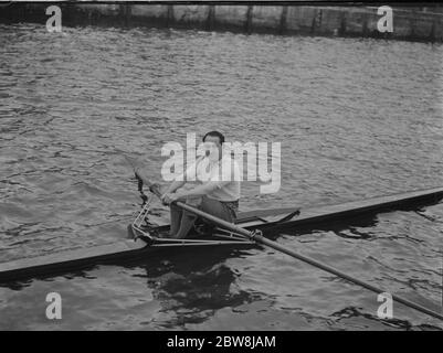 Frank Clarke, député et fils , chabling . 30 juillet 1937 Banque D'Images