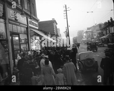 Acheteurs à Bexleyheath , Kent . 1935 Banque D'Images