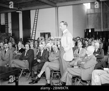 East Malling Research Station jour ouvert . Questions de la parole de M. T Neame . 1937 Banque D'Images