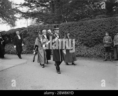 Célébration de la Charte de Bexley ( incorporation comme arrondissement ) ; le Maire et le greffier de la ville , M. Woodward . 1937. Banque D'Images