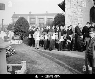 Un service maçonnique à l'église paroissiale d'Eltham . 17 octobre 1937. Banque D'Images