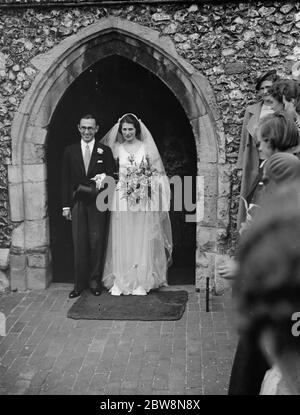 Le mariage de M. R Brown et de Mlle Myra Fox . 18 juin 1938 Banque D'Images