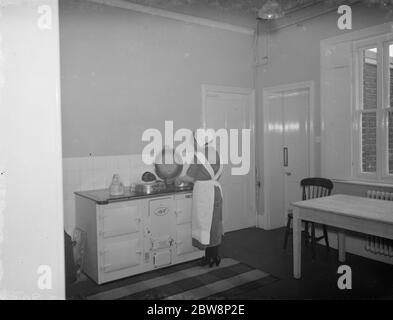 Maison de maternité Riseley à Horton Kirby . L'intérieur des quartiers . 1938 Banque D'Images