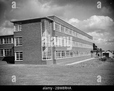 L'école de comté pour garçons à Sidcup , Londres . Une vue externe du nouveau bâtiment . Banque D'Images