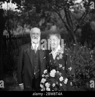 M. et Mme Loosley à l'occasion de leur anniversaire de mariage . 1936 Banque D'Images