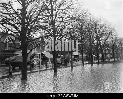 Rues inondées à Sidcup , Kent . 1937 Banque D'Images