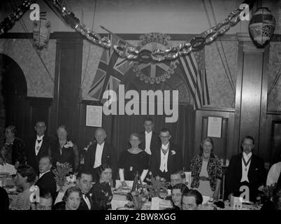 Soirée des dames au club des Rotariens d'Eltham. La table supérieure . 1938 . Banque D'Images