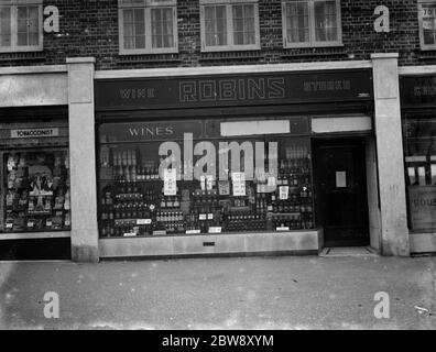 Le magasin de Robins hors licence à Beckenham, Kent . 1er mars 1936 Banque D'Images