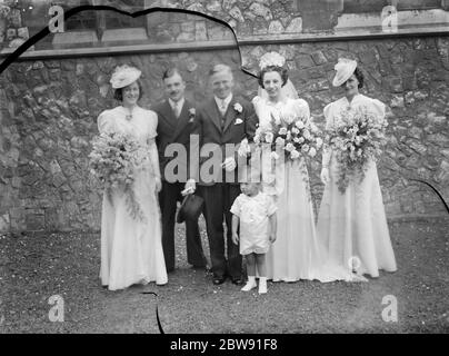 Le mariage de M. Lewis W Jackson et de Mlle D M Allen . Le groupe de la mariée . 1939 Banque D'Images