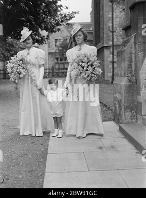 Le mariage de M. Lewis W Jackson et de Mlle D M Allen . Les bridesmaides . 1939 Banque D'Images