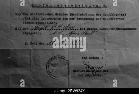 Un reçu remis par un officier allemand au capitaine Patrick G Dove du pétrolier Africa Shell qui indique que le sextant du capitaine et d'autres instruments de navigation ont été confisqués . Le pétrolier a été coulé par le croiseur allemand Admiral Graf Spee qui a été à son tour sabordé après la défaite de la bataille de la plaque de rivière aux mains de navires britanniques. 16 novembre 1939 Banque D'Images