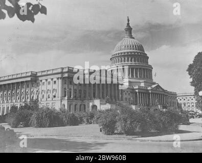 L'Amérique élit son président demain . Le Capitole de Washington , où des changements radicaux dans l'administration américaine devraient être mis en œuvre si le gouverneur Franklin D Roosevelt, le candidat démocrate, est élu aux élections présidentielles qui ont lieu dans tout le pays mardi . 7 novembre 1932 Banque D'Images