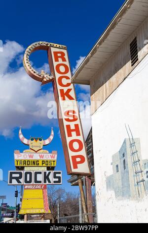 Pow Wow Trading Post & Rock Shop, Holbrook City, route 66, Arizona, États-Unis Banque D'Images