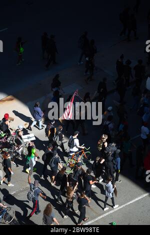 Les personnes protestant pacifiquement contre les Noirs sont importantes dans la rue - Chicago, il Banque D'Images