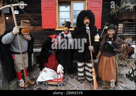 Sappda (UD) Italie ,27/02/2011 : Carnaval de Sappada , masques carnaval en bois, typique de Carnia, région de Friuli Venezia Giulia Banque D'Images