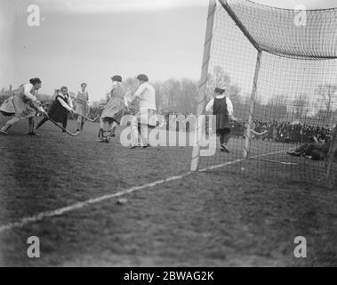 Angleterre contre l'Ecosse , hockey féminin à Richmond . 16 mars 1921 Banque D'Images