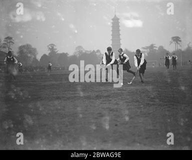 Match international de hockey Angleterre contre Irlande Ladies Hockey à Richmond Londres 16 mars 1922 Banque D'Images