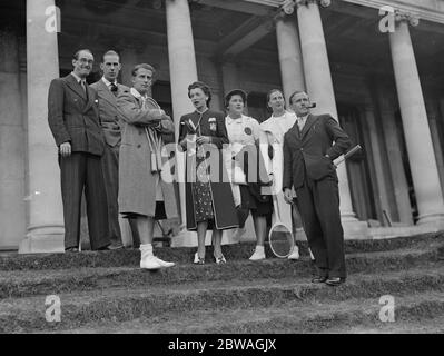 Soirée club de tennis de Lady Crossfield à Highgate Miss Thelma Cazalet et M. Bowater 5 juillet 1937 Banque D'Images