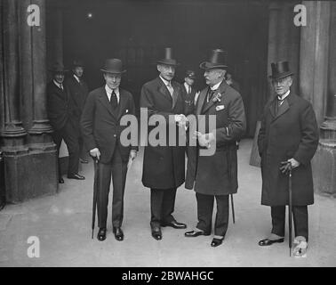 Election générale , octobre 1924 , nominations M. E C Greenfell et Sir Thos Vansittart Bowater les candidats de la ville 19 octobre 1924 Banque D'Images