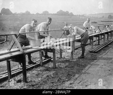 Volontaires de Londres dans le camp de Tadworth Morning Clean 7 août 1917 Banque D'Images