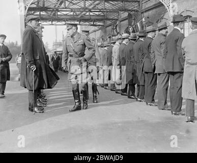 Earl s Haig et Beatty reçoivent Freedom of Bournemouth inspection des anciens militaires 30 octobre 1919 Banque D'Images