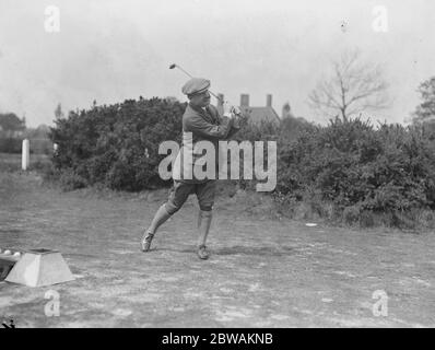 Presse contre clergé au Golf à Walton Heath Sir Frank Newnes Banque D'Images