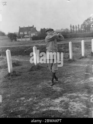 Presse contre clergé au Golf à Walton Heath Bishop de Londres Banque D'Images