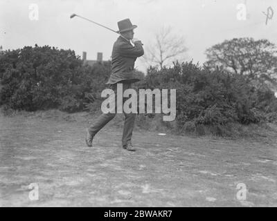 Presse contre clergé au golf à Walton Heath Sir George Riddell Banque D'Images