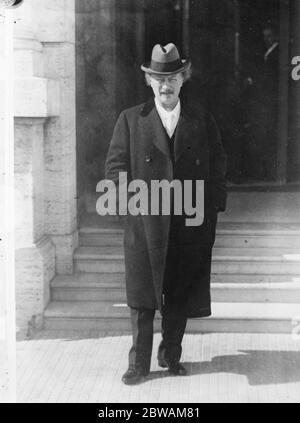 M Paderewski départ de l'Hôtel Excelsior , Naples 16 mai 1925 Banque D'Images