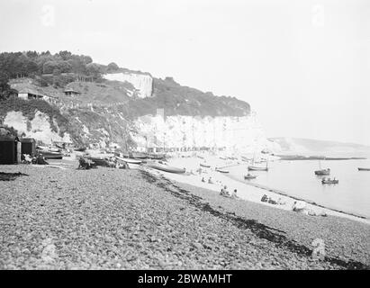 La bière est un exemple typique d'un beau village de pêcheurs préservé dans le Devon 1925 Banque D'Images