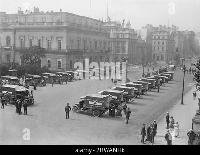 Ambulances présentées par le fonds d'ambulance des sportifs britanniques . 1917 Banque D'Images