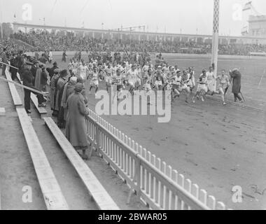 Les Jeux Olympiques à Anvers début de la course du Marathon 24 août 1920 Banque D'Images