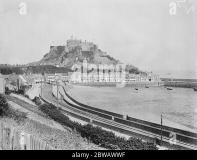 Visite royale à Jersey le plus grand château des îles Anglo-Normandes Mont Orgueil 13 juillet 1921 Banque D'Images