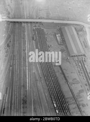 La crise du charbon de l'air UN remarquable photographe tiré d'un avion montrant un grand nombre de tours de charbon vides dans une voie d'évitement à Cricklewood 28 avril 1921 Banque D'Images