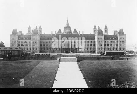 Le duc de Devonshire ouvre un nouveau Parlement à Ottawa en remplacement de l'édifice d'origine incendié le 1920 février Banque D'Images