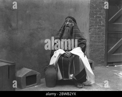 ' Abraham ' dans la chaire le révérend G Ernest Thorn , comme il apparaîtra dans la chaire à l'église congrégationale de Peckham lorsqu'il raconte l'histoire du patriarche Abraham . 9 juin 1923 Banque D'Images