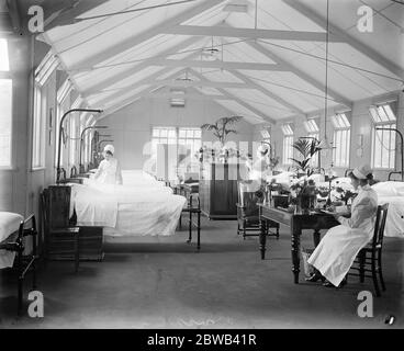 Ouverture de la nouvelle aile de l'Hôpital général de Merryr vue intérieure de l'Hôpital général de Merryr au pays de Galles, dont l'arrière est la nouvelle aile 27 octobre 1922 Banque D'Images