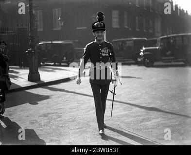 Levee au Palais St James , Londres . Arrivée du chef de l'escadron Orlebar . 3 mars 1938 Banque D'Images