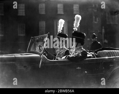 Arrivée au Levee au Palais Saint-James ; Lieutenant B Wilson et Lieutenant Northmen de l'Artillerie royale. 3 mars 1938 Banque D'Images