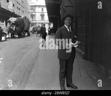 Giovanni Martinelli , le célèbre ténor italien , à Covent Garden , Londres . 19 juin 1919 Banque D'Images