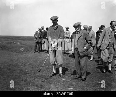 Tournoi parlementaire de golf à Sandwich . Sir Laming Worthington Evans et Lord Southwark . Banque D'Images