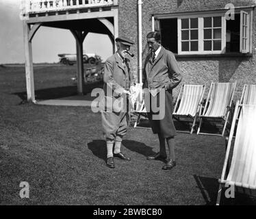 Tournoi de golf parlementaire à Prince's , Sandwich . Lord Joicey et Sir George Hennessey . Banque D'Images