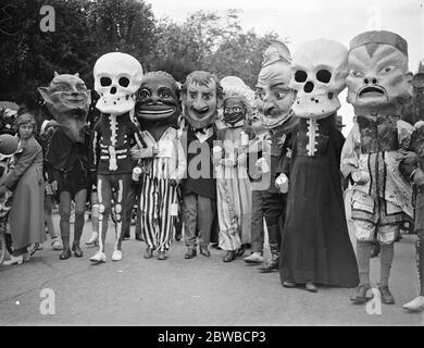Southend - on - carnaval de la mer . Certaines des figures grotesques qui ont pris part à la procession . 1934 Banque D'Images