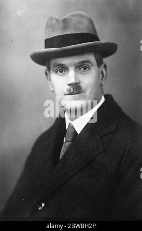 Le candidat travailliste à la lecture M. Ramsay MacDonald a entamé sa tournée électorale par un discours à Reading en faveur du candidat travailliste , Dr Somerville Hastings 20 novembre 1923 l'élection générale du Royaume-Uni 1923 a eu lieu le jeudi 6 décembre 1923. Les conservateurs, dirigés par Stanley Baldwin, ont remporté le plus grand nombre de sièges, mais le Parti travailliste, dirigé par Ramsay MacDonald, et le Parti libéral réunifiée de H. H. Asquith ont obtenu suffisamment de sièges pour produire un Parlement sans majorité. C'était la dernière élection générale britannique au cours de laquelle un troisième parti (les libéraux) a remporté plus de 100 sièges, ou a obtenu plus de 26 % des voix. Banque D'Images