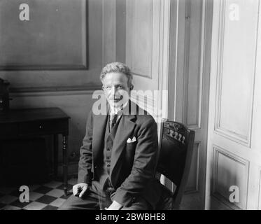 Le nouvel ambassadeur turc à Londres . Zekai Bey , le nouvel ambassadeur turc en Grande-Bretagne , photographié à l'ambassade turque à Londres . 11 septembre 1924 Banque D'Images